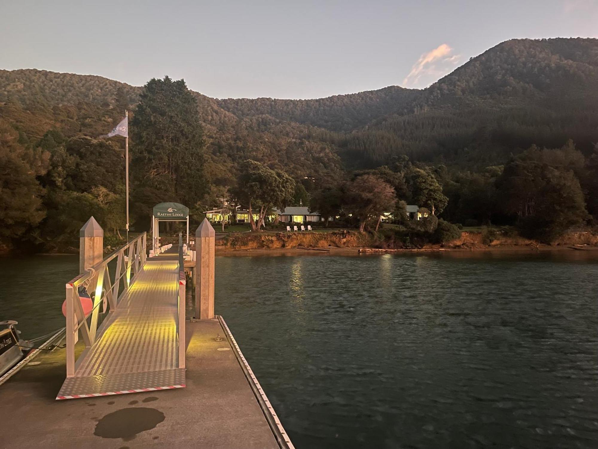 Raetihi Lodge Kenepuru Sounds Luaran gambar