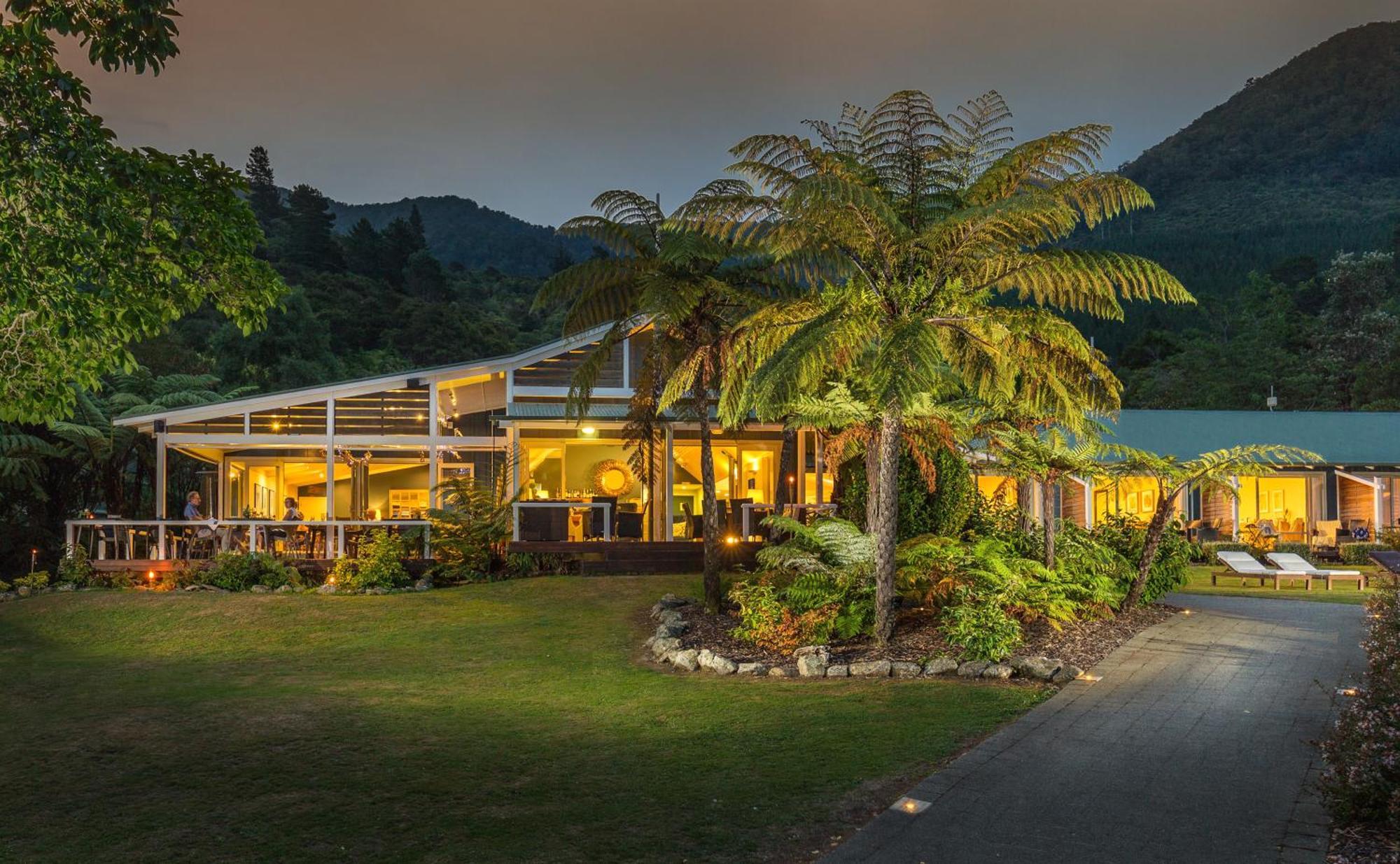 Raetihi Lodge Kenepuru Sounds Luaran gambar